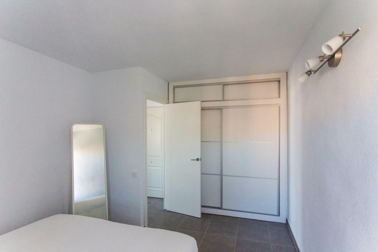 Central Apartment With Nice Views Benalmadena Bagian luar foto
